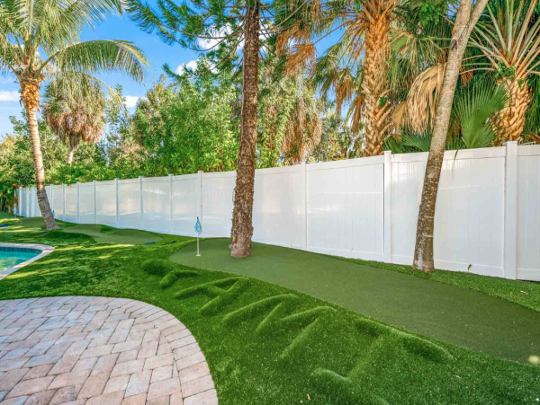 Walk to the Beach Three Bedroom Rental Home in Anna Maria